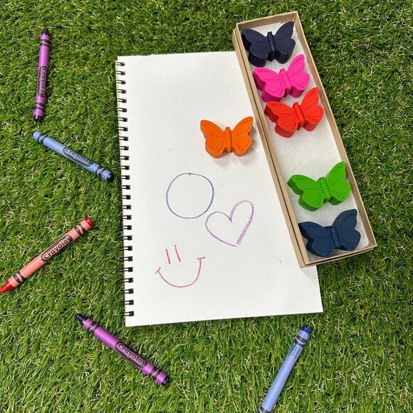 2/$30 Butterfly Crayons (6), Kids Boys Girls Pretty Unique Colorful B-day Gift - Picture 1 of 11